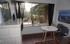 Stilvolles Zimmer im eigenen Haus am Waldrand